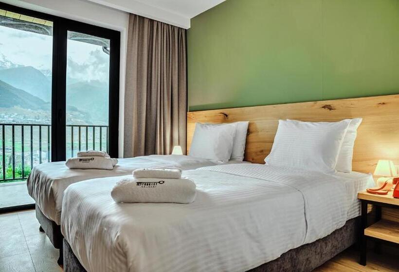 اتاق استاندارد با چشم‌انداز, Intourist Kazbegi