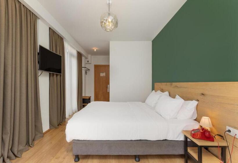 اتاق استاندارد با تخت بزرگ, Intourist Kazbegi