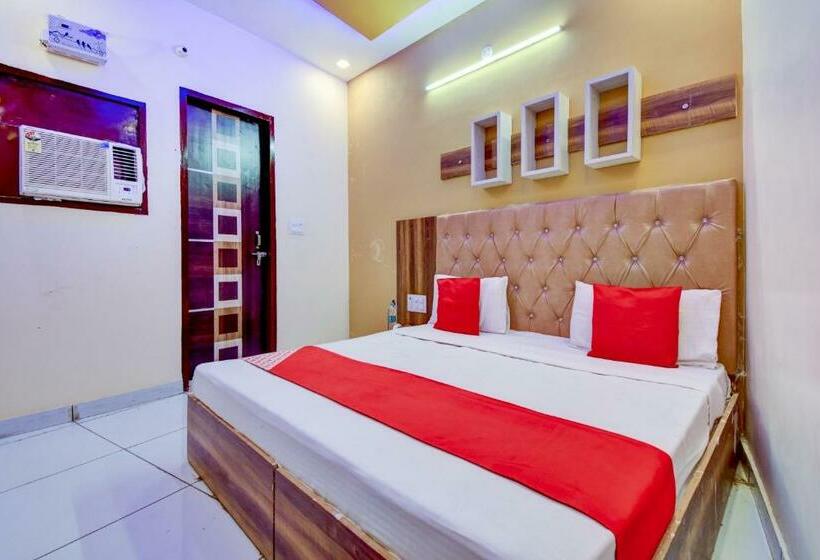 Номер Стандарт, Oyo 72793  Sarovar