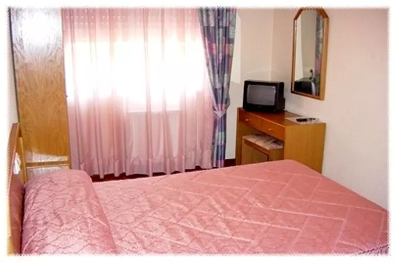 اتاق استاندارد یک نفره, Hostal Arlanzón
