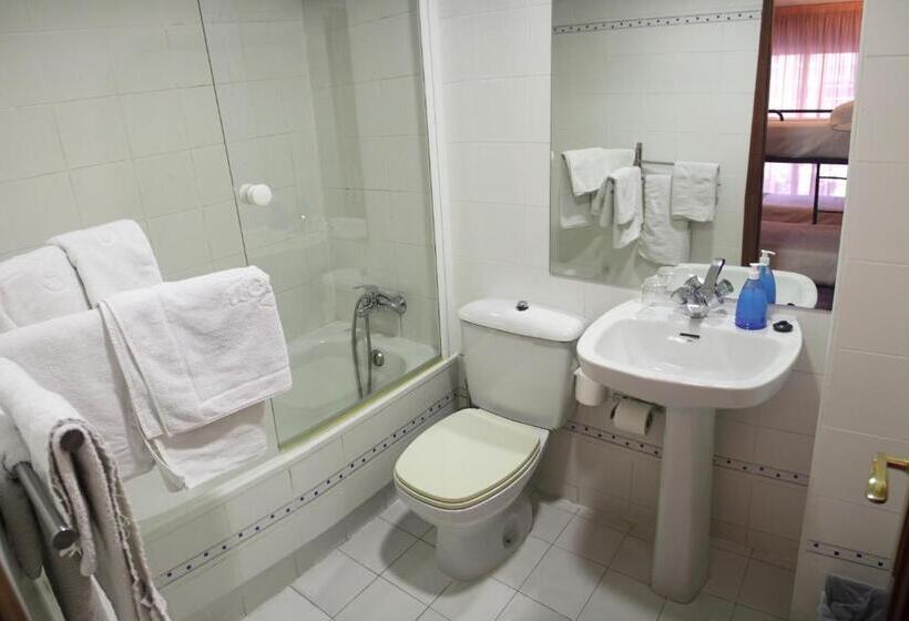 اتاق استاندارد سه نفره, Hostal Arlanzón