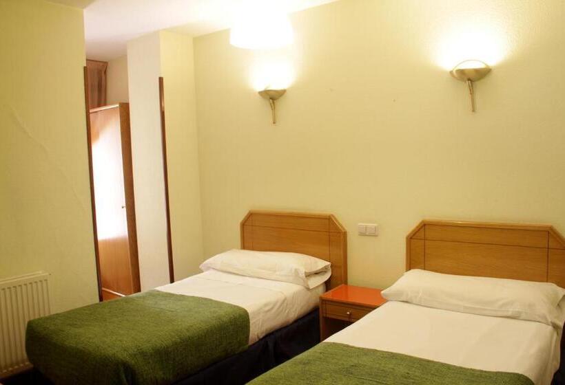 اتاق استاندارد یک نفره, Hostal Arlanzón
