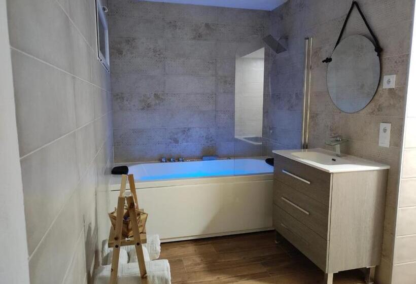 ハイドロマッサージバス付きスイート, Hostal Restaurante La Mancha