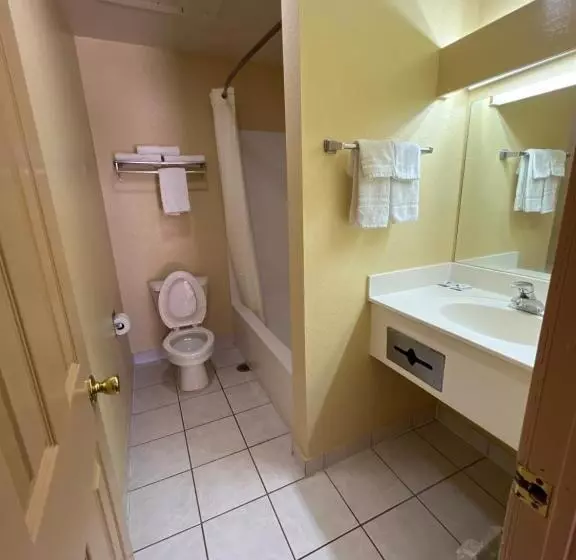 キングサイズベッドのスタンダードルーム, Executive Inn & Suites Lackland Afb