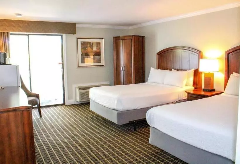 اتاق استاندارد, Cape Cod Irish Village The Emerald Resort