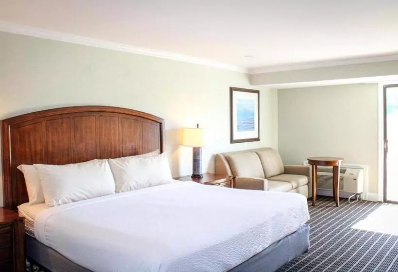 اتاق سوپریور با تخت بزرگ, Cape Cod Irish Village The Emerald Resort