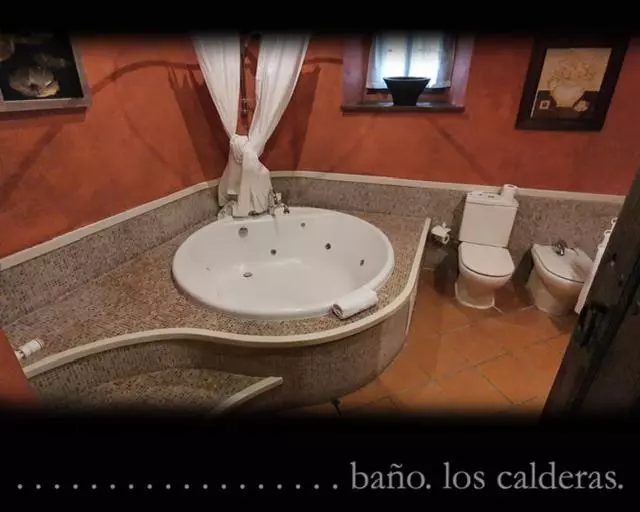 اتاق لوکس با وان آب گرم, Casona Camino Real De Selores