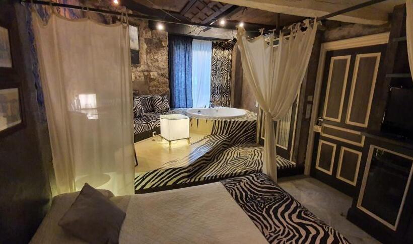 디럭스 자쿠지룸, Casona Camino Real De Selores