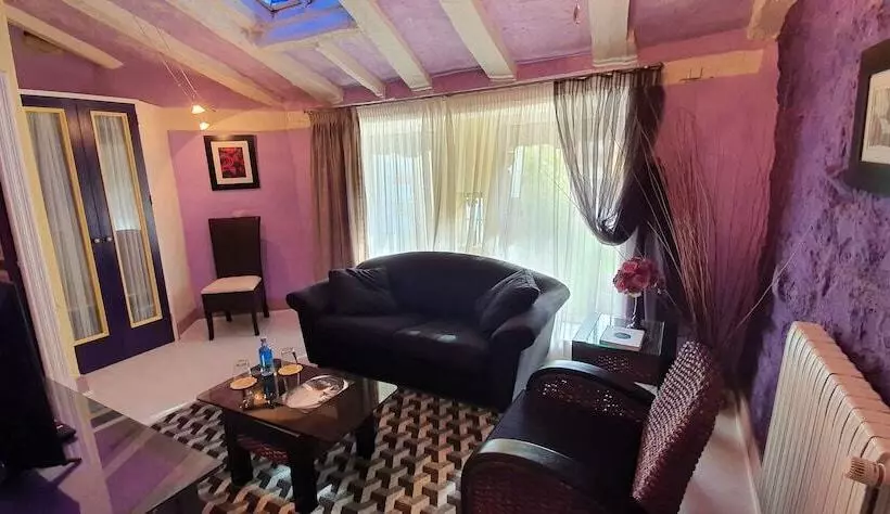 سوییت جونیور, Casona Camino Real De Selores