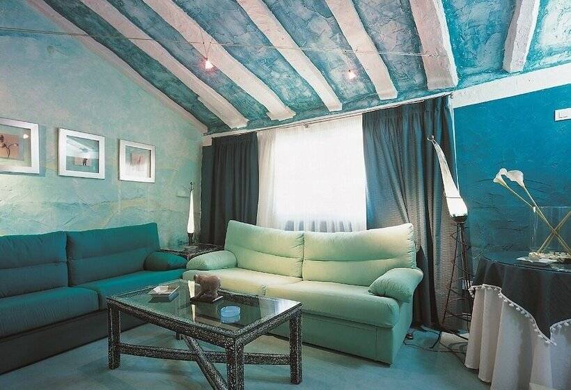 스위트, Casona Camino Real De Selores