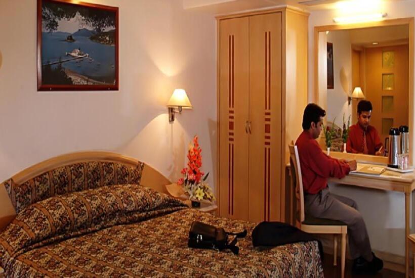 Номер Deluxe, Comfort Inn President Near Ahmedabad Junction Station