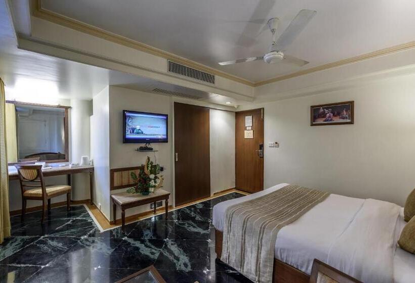 Номер Deluxe, Comfort Inn President Near Ahmedabad Junction Station