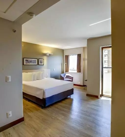 سوییت لوکس, Comfort Suites Brasilia