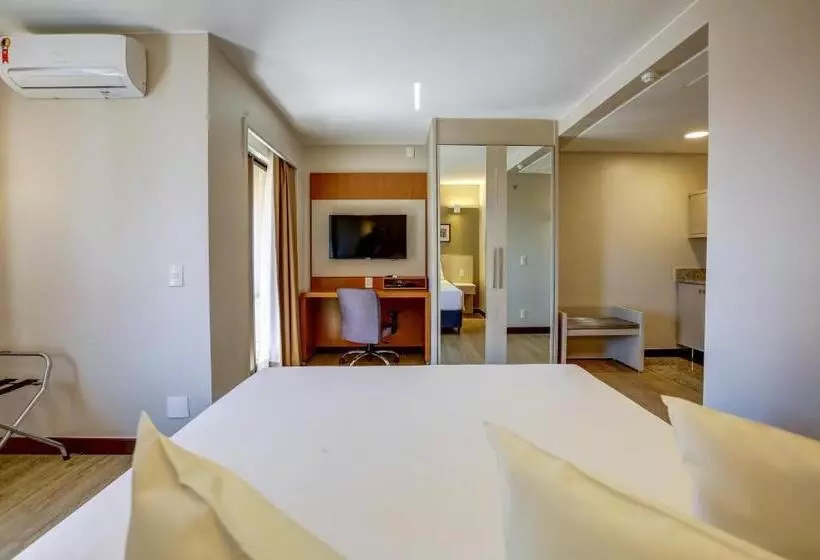 سوییت لوکس, Comfort Suites Brasilia