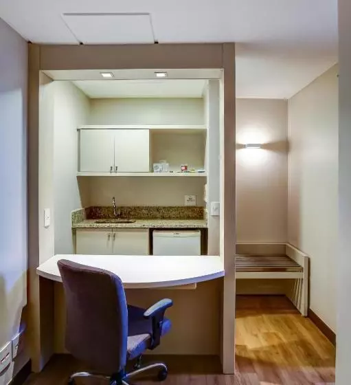 سوییت سوپریور, Comfort Suites Brasilia