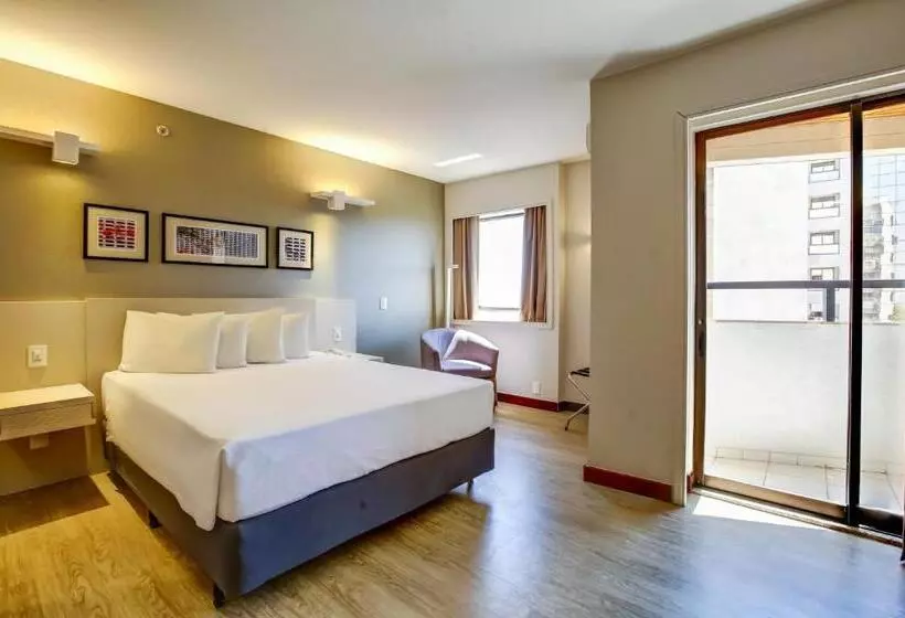 سوییت لوکس, Comfort Suites Brasilia