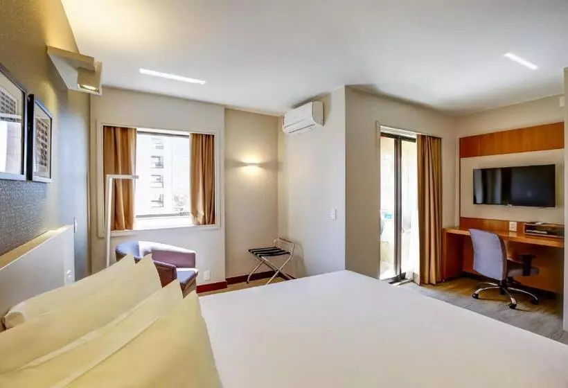 سوییت لوکس, Comfort Suites Brasilia