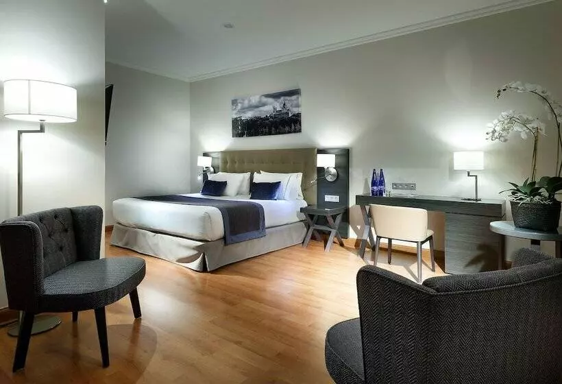 اتاق استاندارد سه نفره, Eurostars Madrid Foro