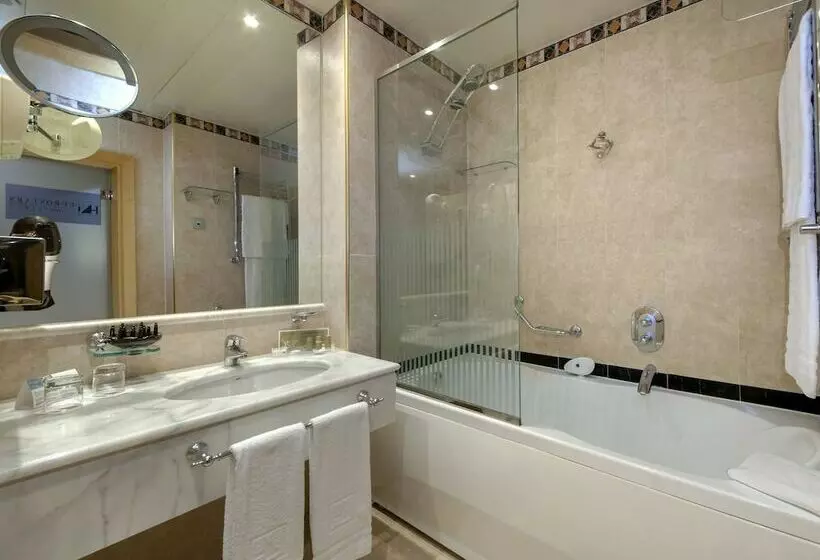 اتاق استاندارد سه نفره, Eurostars Madrid Foro