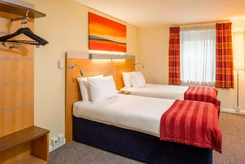 身障者適用スタンダードルーム, Holiday Inn Express London Swiss Cottage