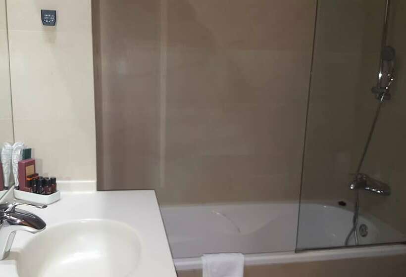 수피리어 룸 풀장 전망, Sercotel Kalma Sitges