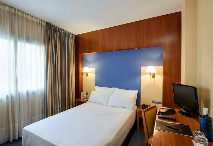 اتاق سوپریور با چشمانداز استخر, Sercotel Kalma Sitges