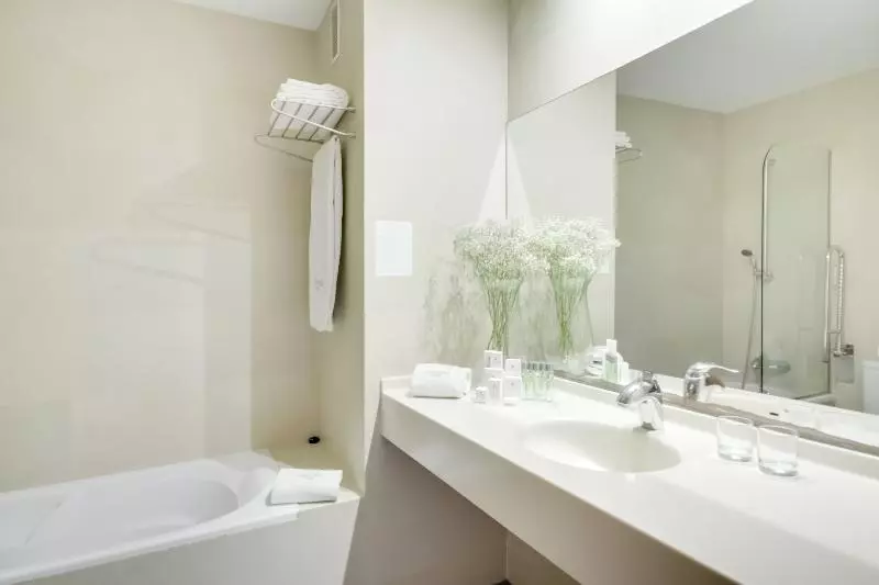اتاق استاندارد با چشمانداز دریا, Sercotel Kalma Sitges