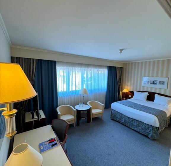 Executive Kamer, Le Châtelain