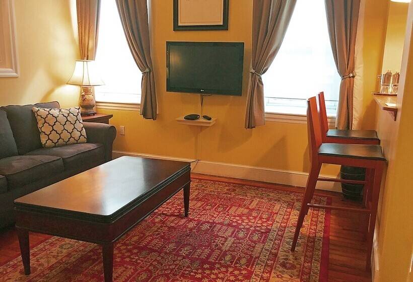 套房, Morris House