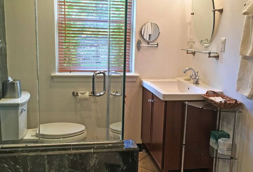 带大床的套房, Morris House