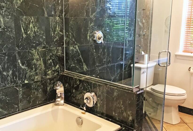 带大床的套房, Morris House