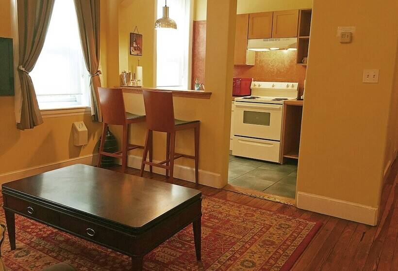 スイート, Morris House