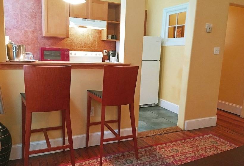 套房, Morris House