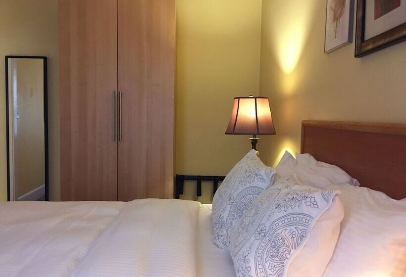 套房, Morris House