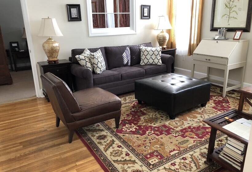 套房, Morris House