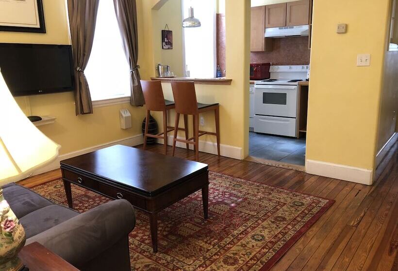 套房, Morris House