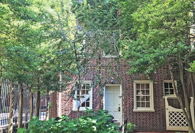 套房, Morris House