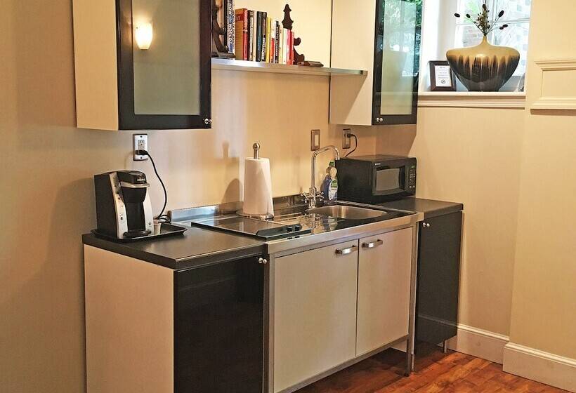 套房, Morris House