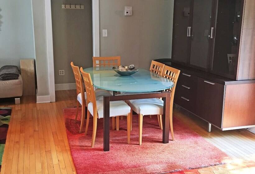 带大床的套房, Morris House