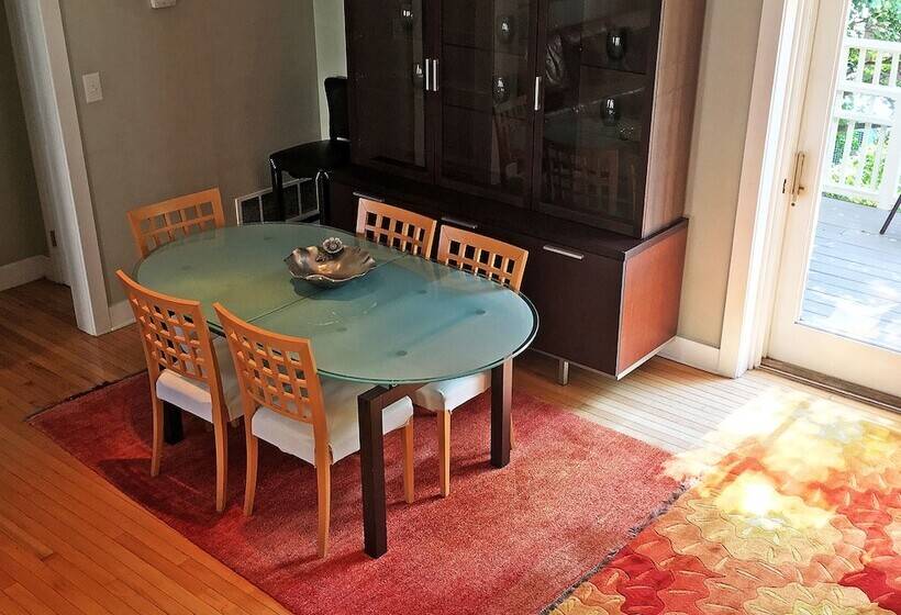 带大床的套房, Morris House