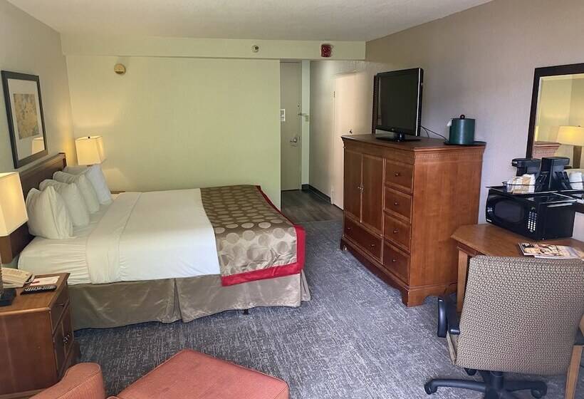 Номер Deluxe, Ramada By Wyndham Albuquerque Midtown