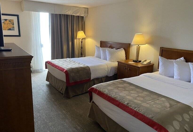 ２ダブルベッドのスタンダードルーム, Ramada By Wyndham Albuquerque Midtown