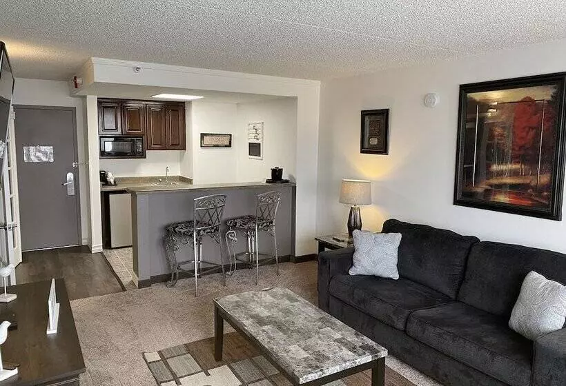 سوئیت 2 خوابه, Ramada By Wyndham Albuquerque Midtown