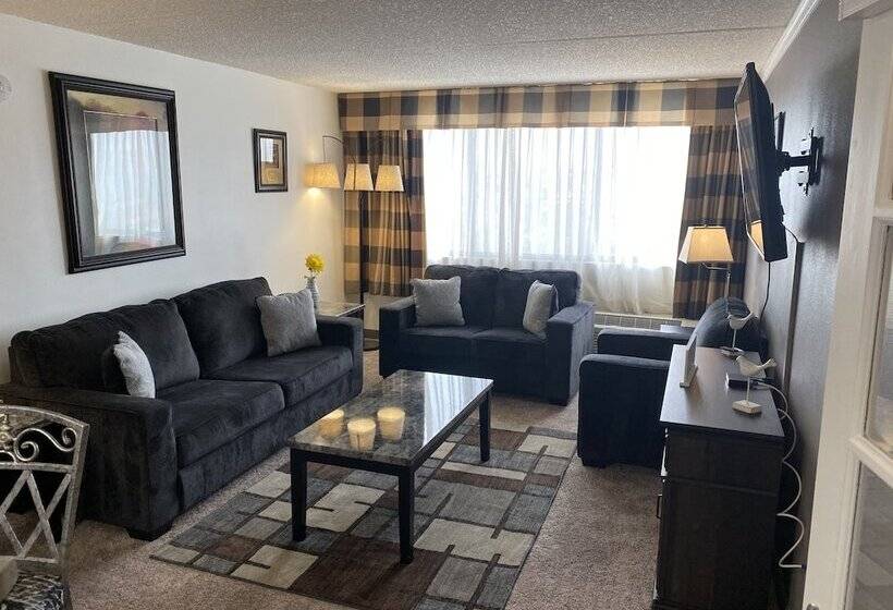 Suite 2 Dormitorios, Ramada By Wyndham Albuquerque Midtown