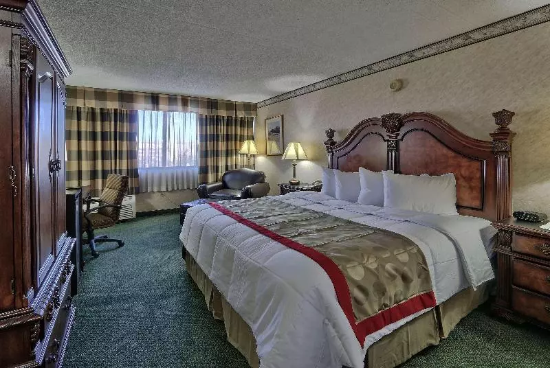 سوئیت با تخت بزرگ, Ramada By Wyndham Albuquerque Midtown
