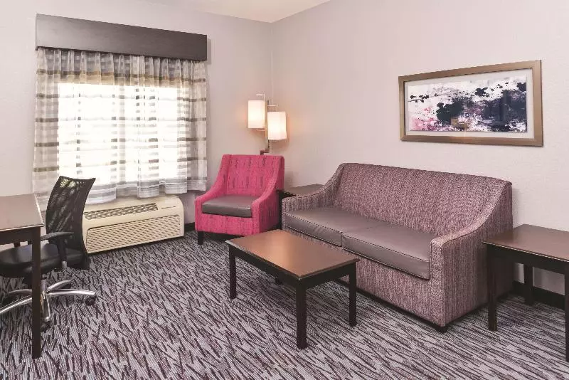 キングサイズベッドのスタンダードルーム, Sheraton Springfield Monarch Place
