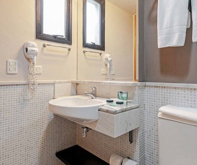 デラックススタジオ, Slaviero Curitiba Batel