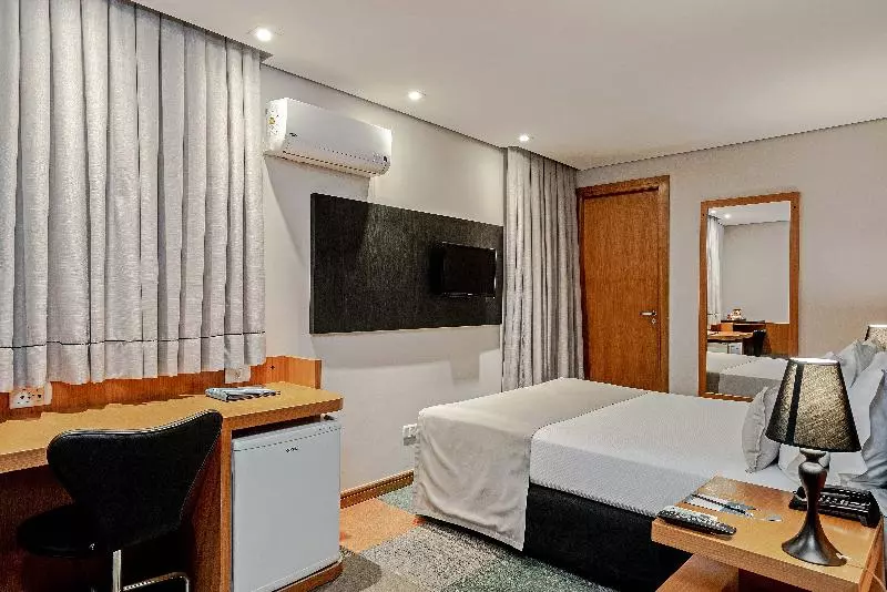 Deluxe-studio, Slaviero Curitiba Batel