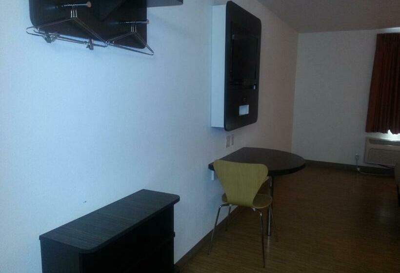 디럭스 룸, Motel 6 Bell Gardens