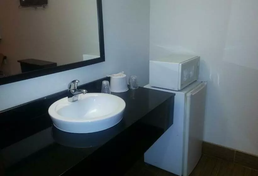 اتاق لوکس, Motel 6 Bell Gardens